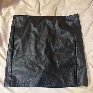 SHEIN Black Faux Leather Mini Skirt